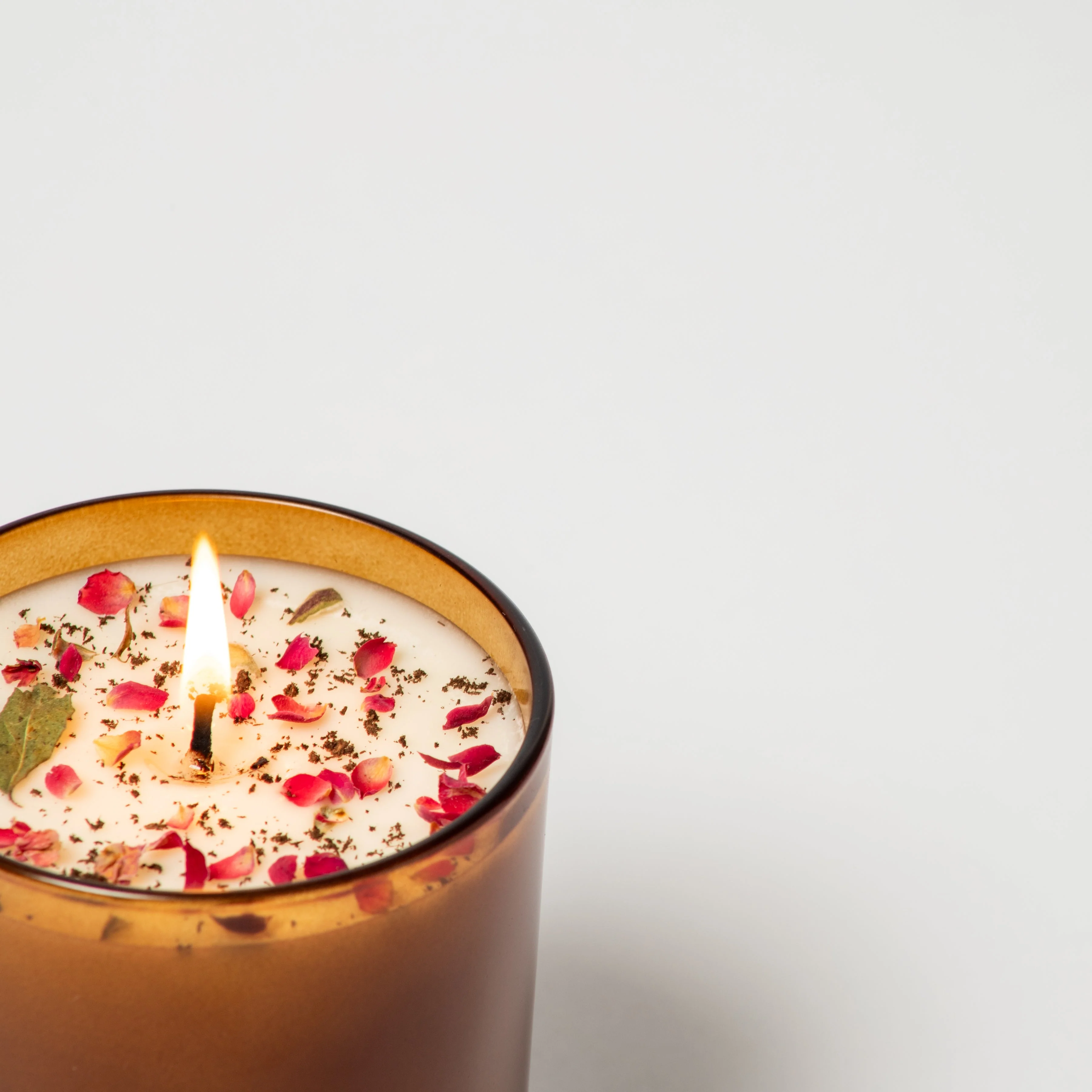 Cafe Oud - Essential Oil Glass Candle | Bergamot, Pimento, Oud and Davana | Shifa Aromas - Image 2