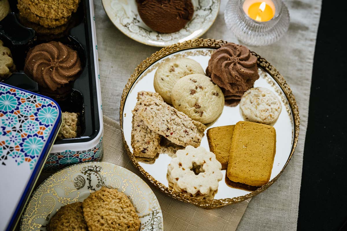 Eid Biscuit Gift Tin- Teal Mixed Assorted Selection - Image 3