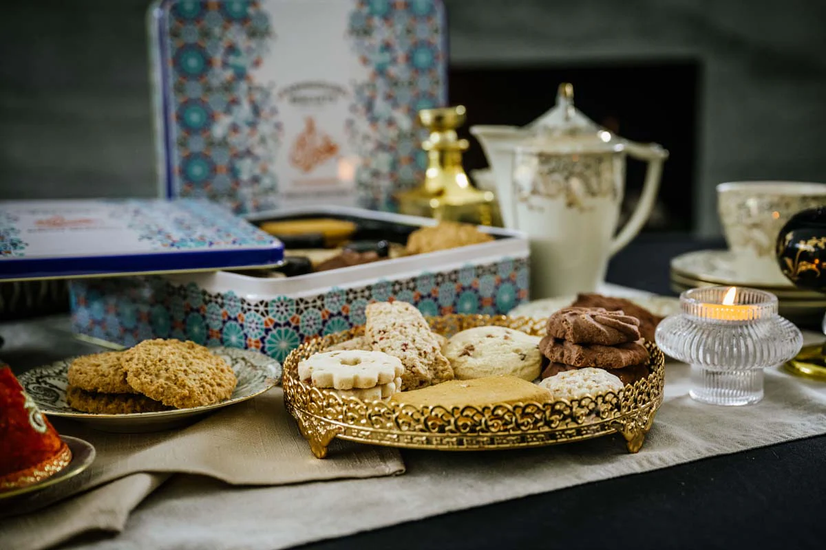 Eid Biscuit Gift Tin- Teal Mixed Assorted Selection - Image 5