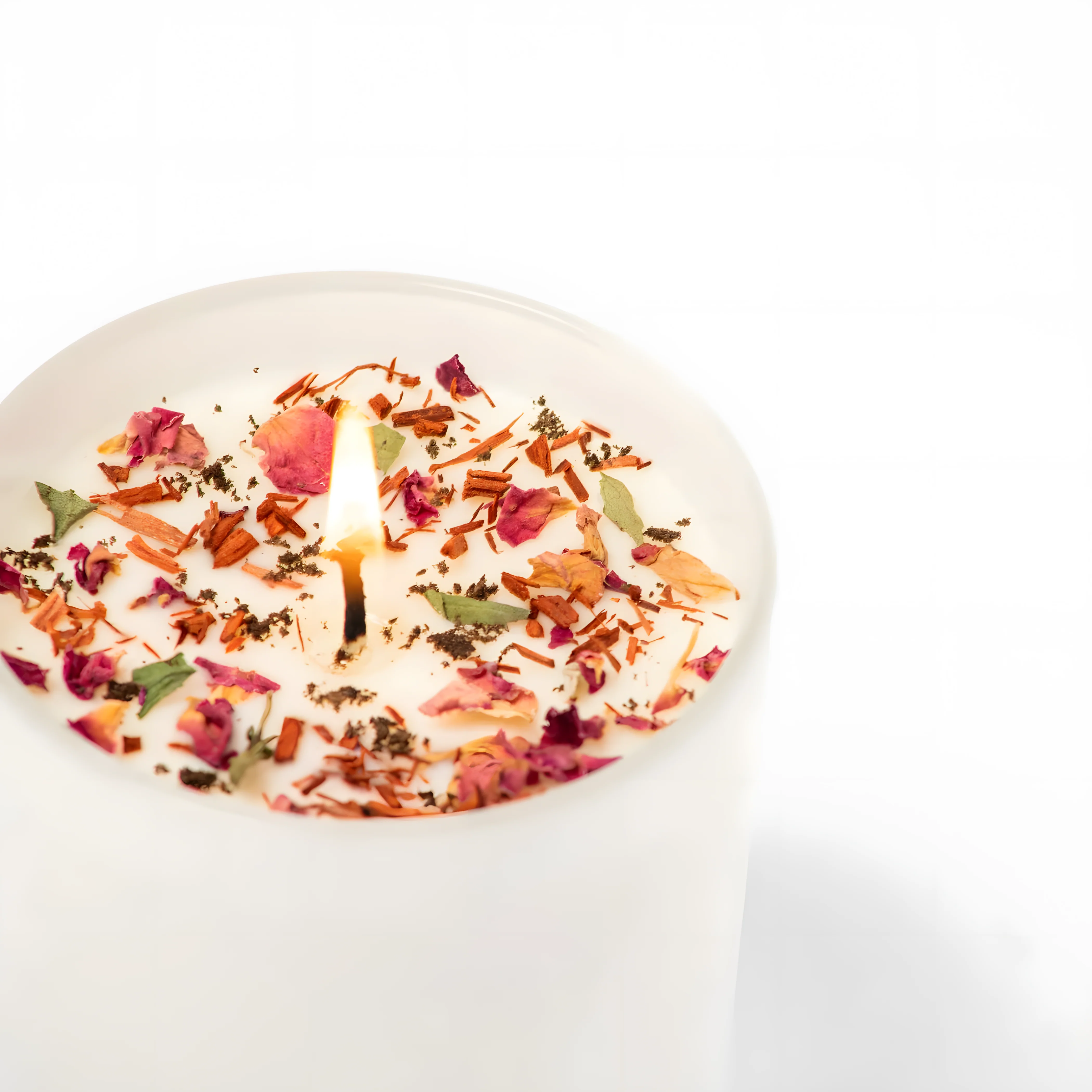 Eid Gift Candle by Barakah Home - Bergamot, Tonka & Oud - 220g - Image 2