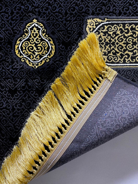 Royal Kaaba Kiswa – Salah Mat - Image 3