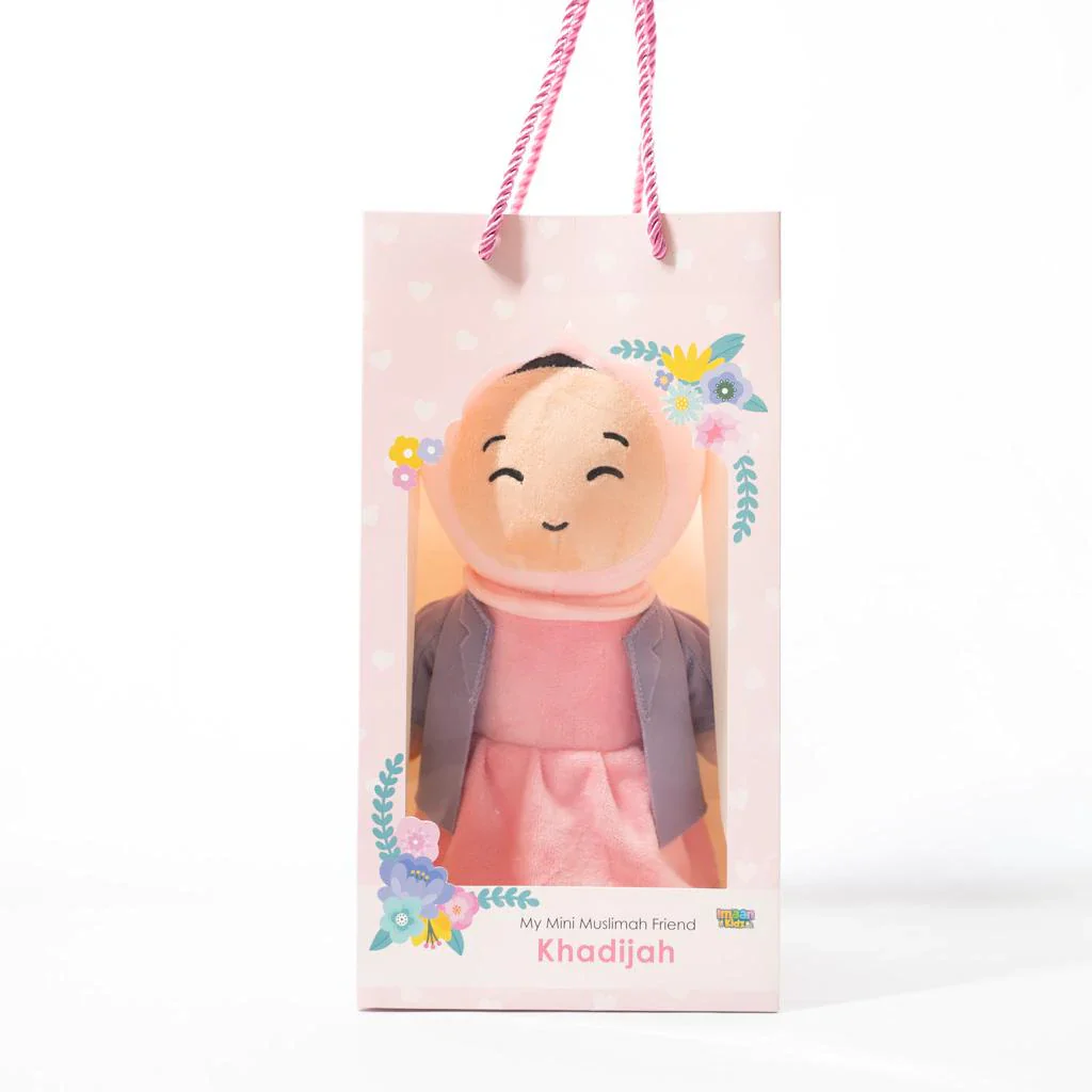 Khadijah Muslim Doll with Gift Bag - Image 3