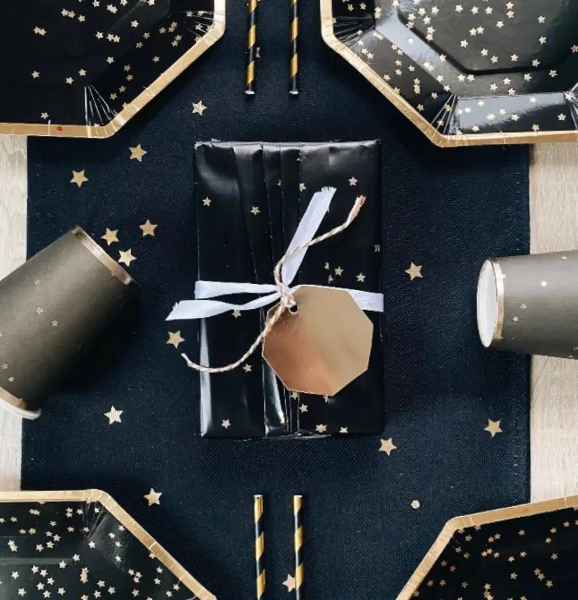 Party In A Box – Hajj – Black & Gold - Image 3