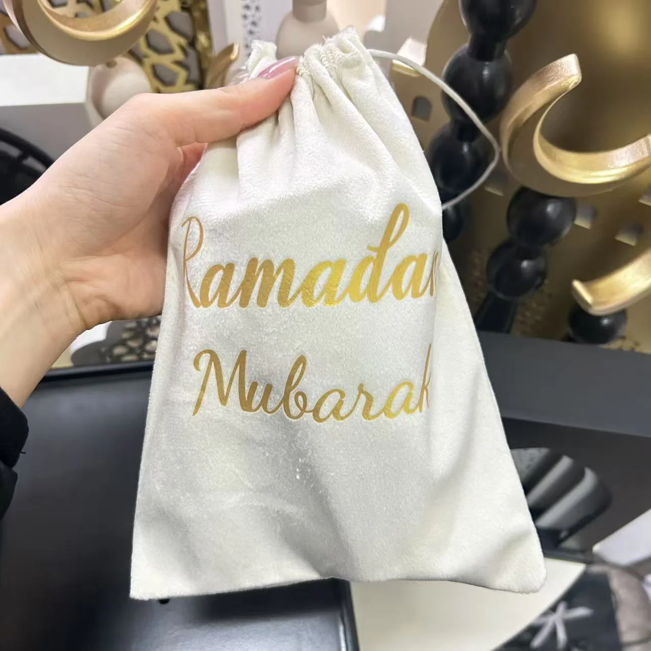 White And Gold Ramadan Mubarak Gift Bag Pouch Bags - Image 2